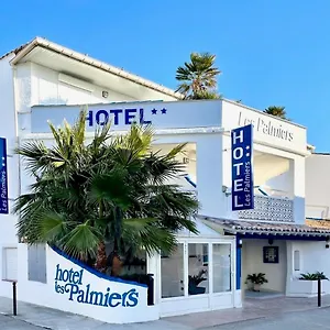 Hotel Les Palmiers En Camargue **