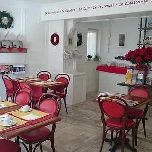 Hotel Le 5 **