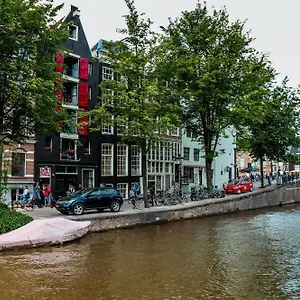 https://international-budget-hostel.amsterdamhotelsnl.com